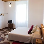 Sunrise B&B 루카