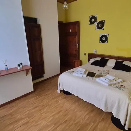 Sunrise Nocleg ze śniadaniem