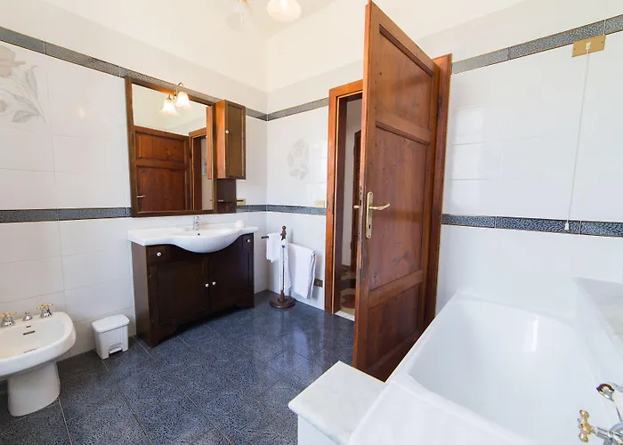 Sunrise 3* Лукка